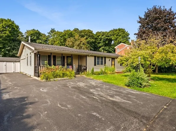86 Everett St, Rockland, MA 02370