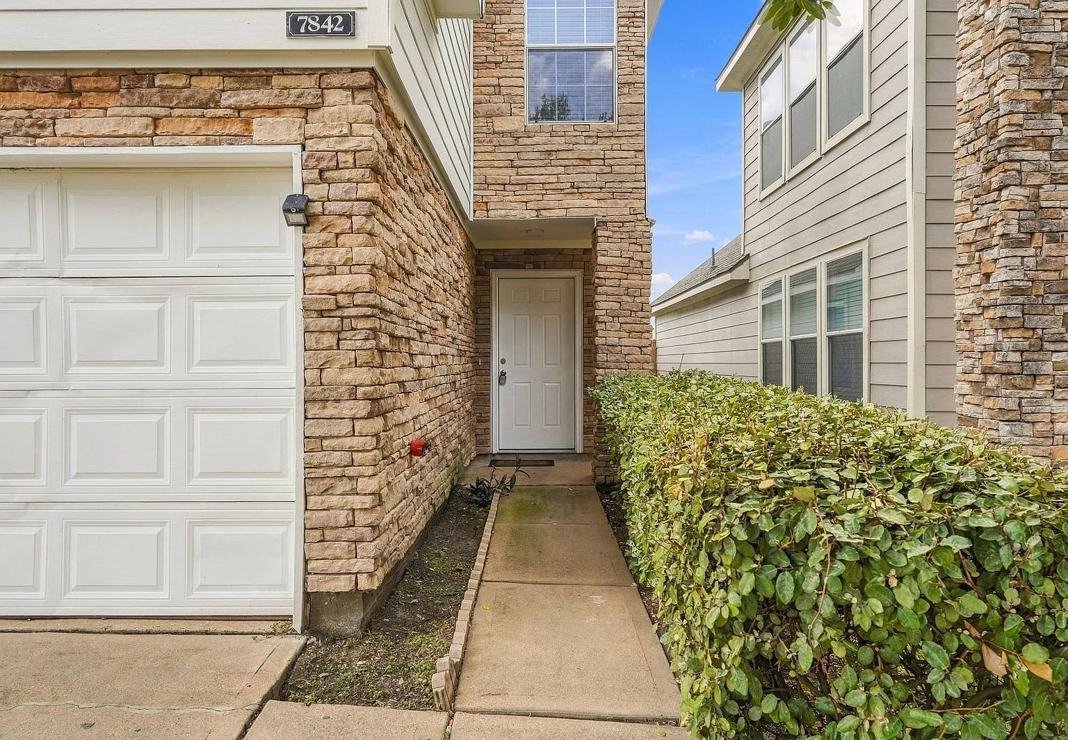 3 bed, 2.5 bath, 1414 sqft, $1,650 — Photo 3