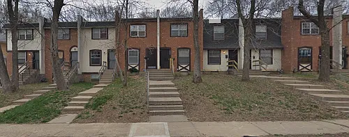 2834 E 10th St Photo 1