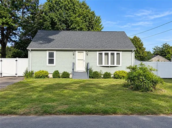 20 Horse Neck Rd, Warwick, RI 02889