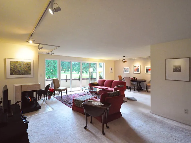 Living/Dining Room