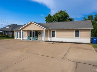 1514 Caulks Hill Rd, Saint Charles, MO 63304