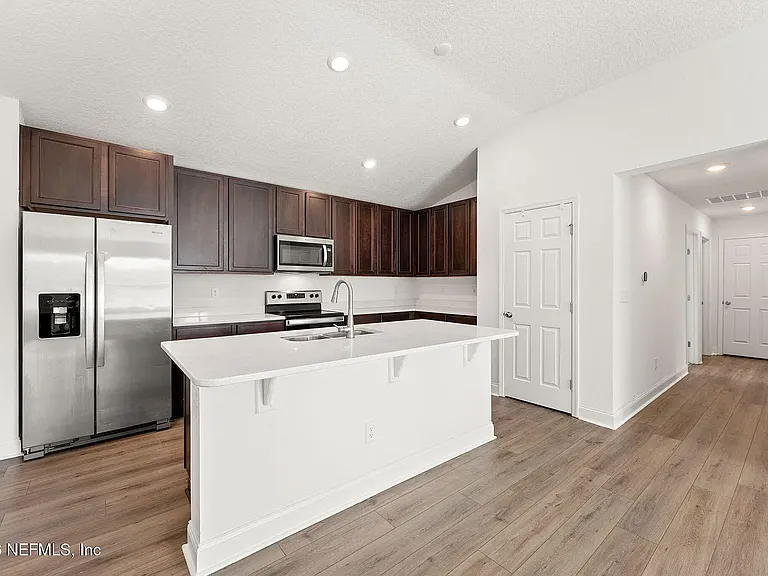 2907 Lucille Ln — Photo 10