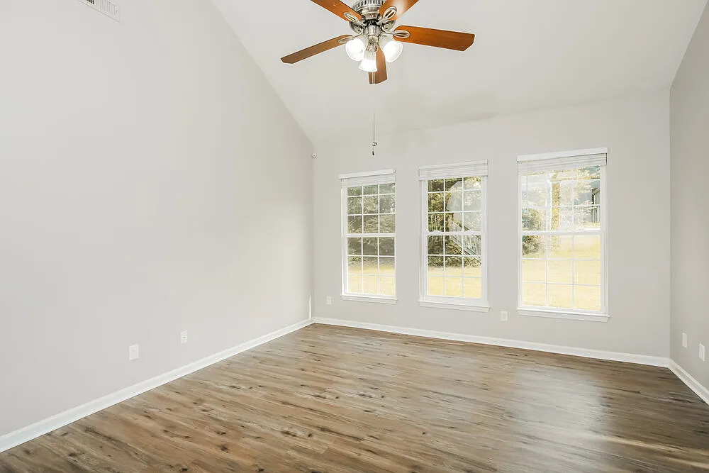 4 bed, 2.5 bath, 1908 sqft, $2,250 — Photo 4
