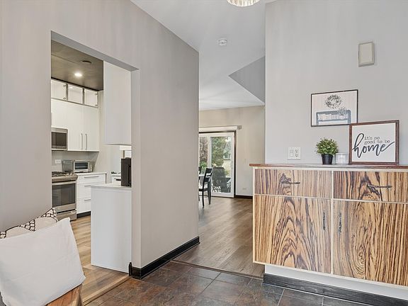 2nd image of 1269 Rhodes Ln