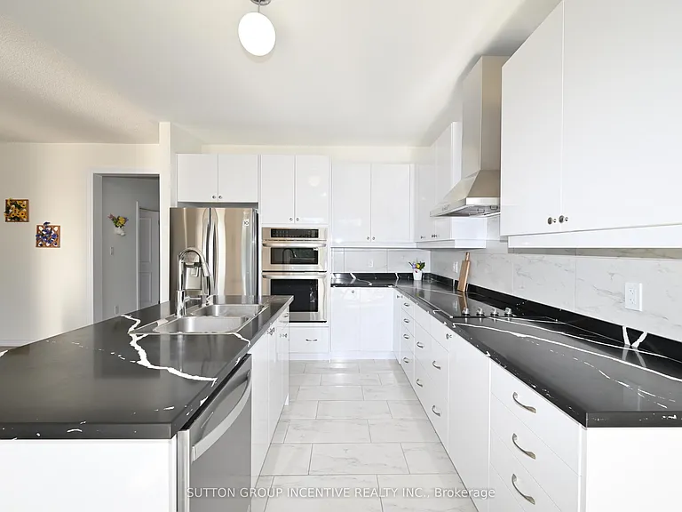 23 Beatrice Dr — Photo 17