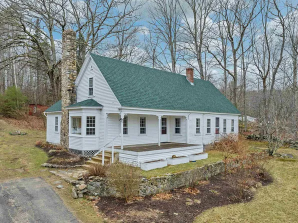 98 Governor Wentworth Highway, Tuftonboro, NH 03853