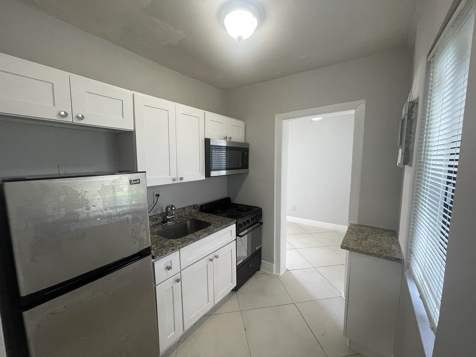 2 bed, 1.0 bath, 650 sqft, $1,600 — Photo 1