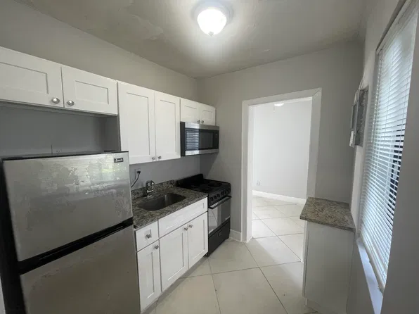 103 NW 7th Ave APT F, Pompano Beach, FL 33060