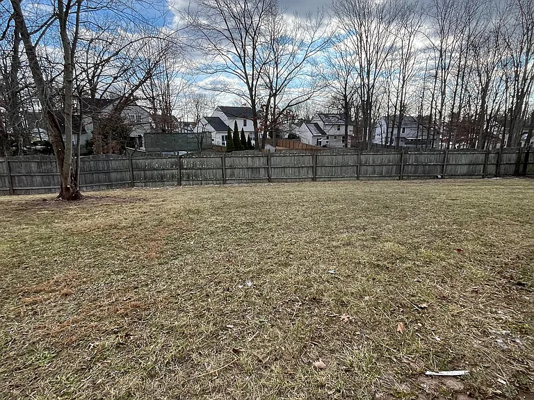 50 Hampshire Rd — Photo 18