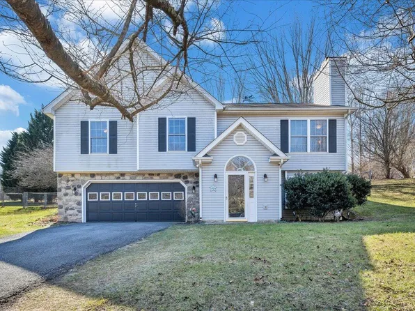 5181 Crumpacker Dr, Roanoke, VA 24019