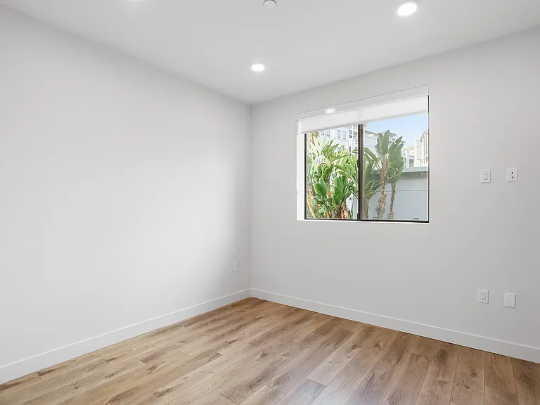 740 South Ridgeley — Photo 34