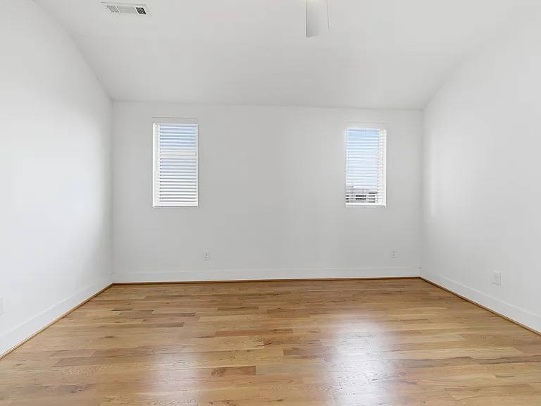 1202 Katie Ave — Photo 26