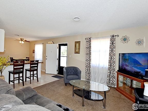 5th image of 2816 W Woodford Ave