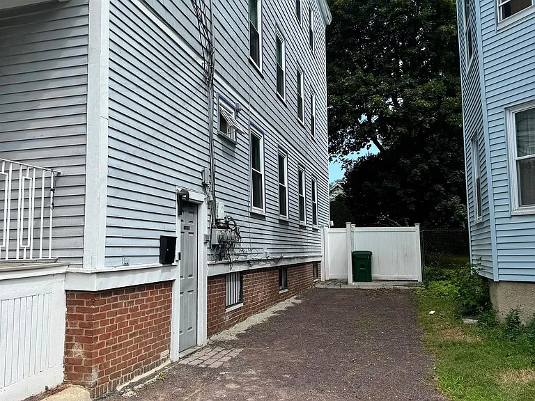 136 Sharon St #3 — Photo 5