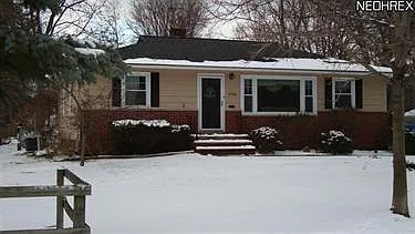 23080 Esther Ave photo 1