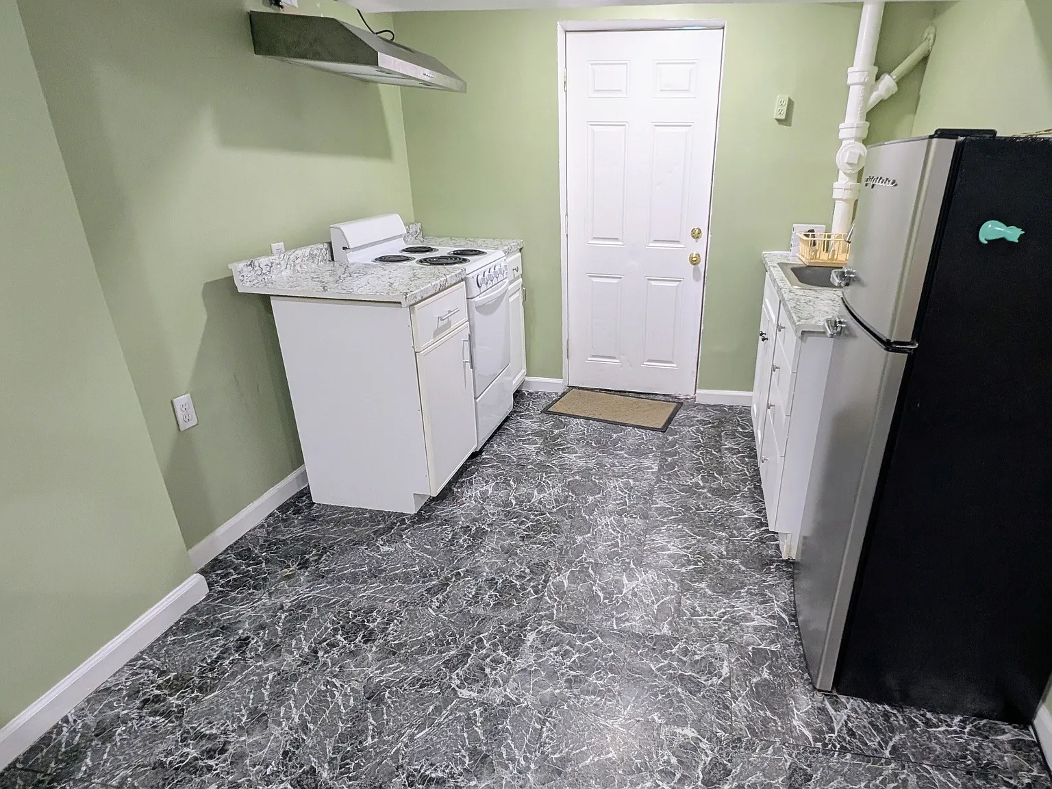 Studio, 400 sqft, $1,400 — Photo 3