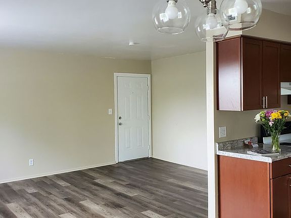 3rd image of 3825 N Whittier Pl