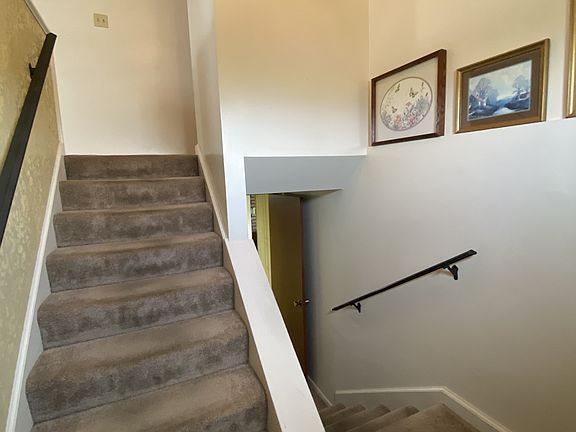 5th image of 39 Timothy Dr
