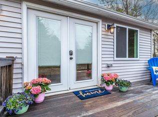 98 Longwoods Rd, Cumberland, ME 04021