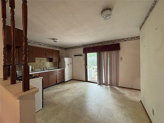 5th image of 2409 Beechwood Blvd