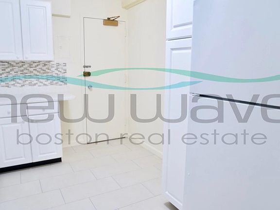 4th image of 106 Monmouth St #601