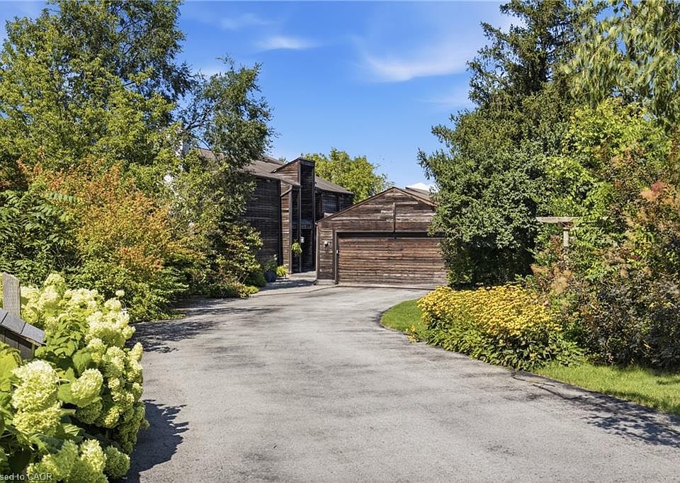 1st image of 10 Vergorda Cir
