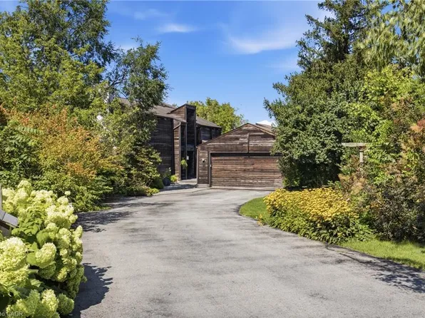 10 Vergorda Cir, Saint Catharines, ON L2T 2P2
