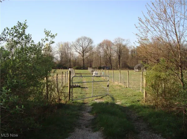 Kennedy Ledge Rd, Garrettsville, OH 44231