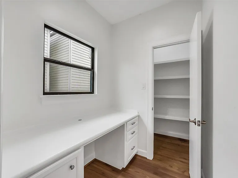 650 Westcross St #70 — Photo 23