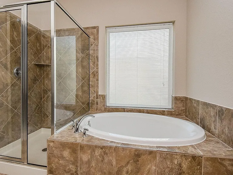 4215 Mill Oaks Dr — Photo 27