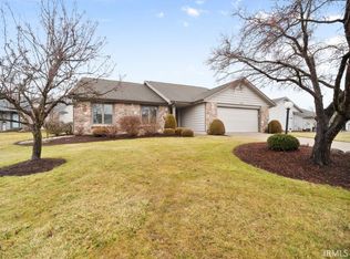 1119 Lake Pointe Cv, Fort Wayne, IN 46845
