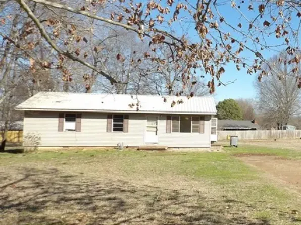 2702 W Commercial St, Ozark, AR 72949