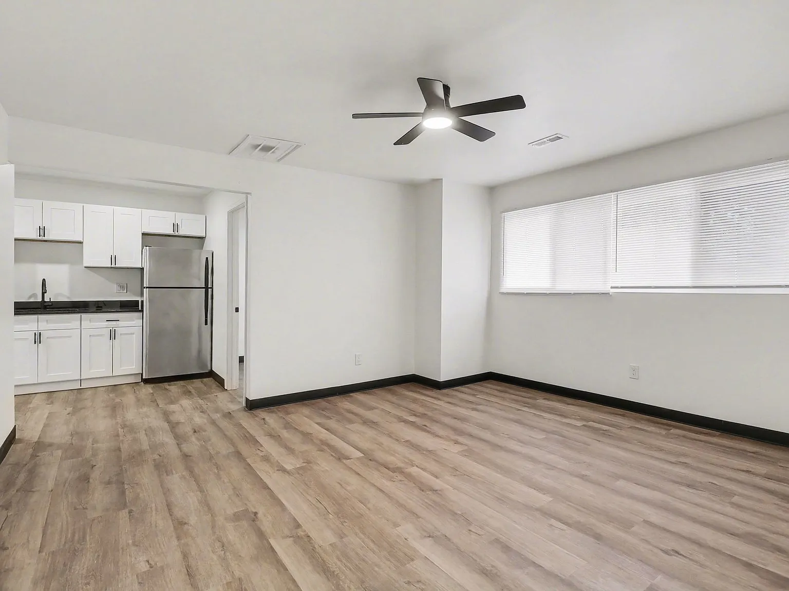 2 bed, 800 sqft, $1,100 — Photo 3