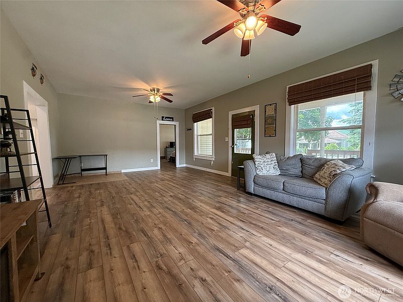 3rd image of 416 E Spring Street