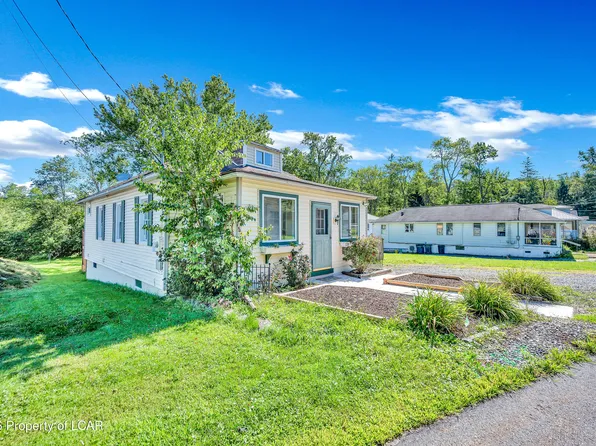124 Old Lake Rd, Dallas, PA 18612