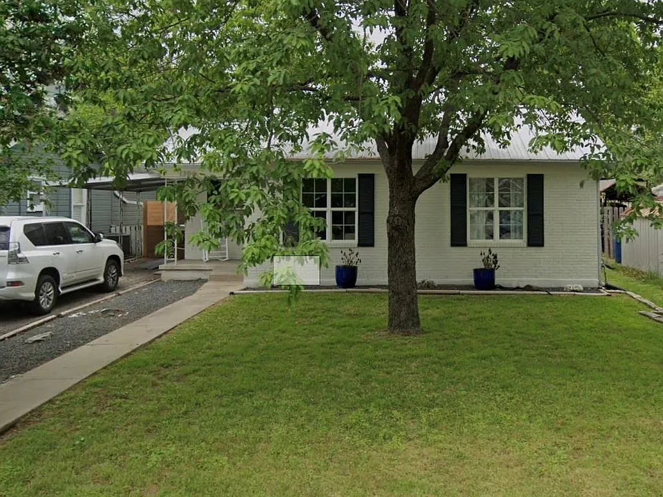 1304 W Saint Johns Ave
