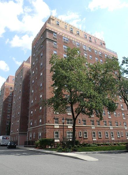 1st image of 70 S Munn Ave APT 1004
