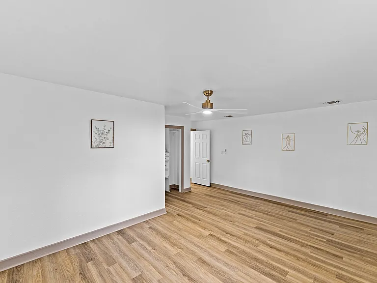 250 Koehler Ct — Photo 14