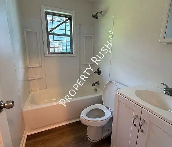 1718 Portland St #B — Photo 7