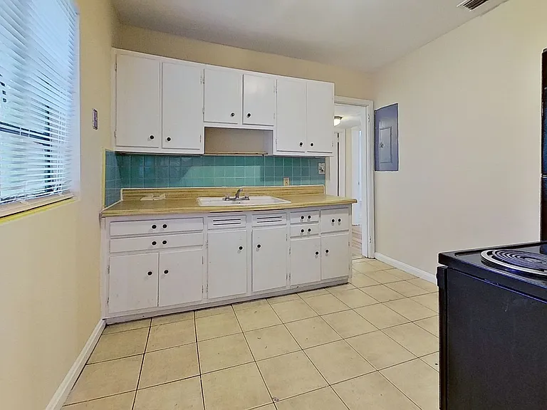 607 Garden Cliff Ct — Photo 4