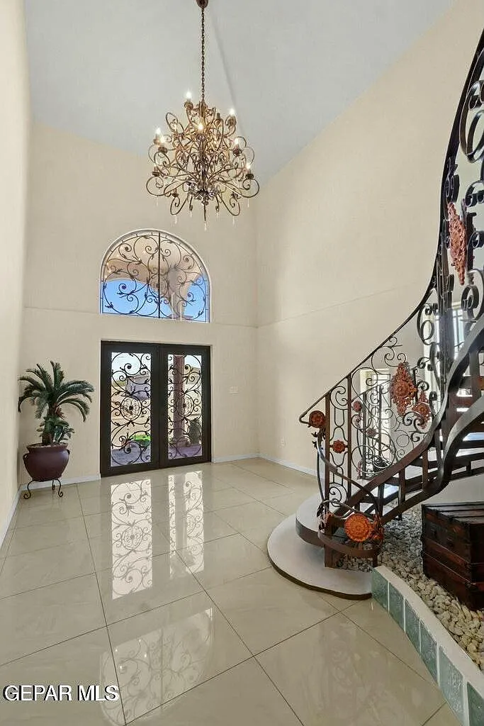 3 bed, 3.5 bath, 4118 sqft, $2,850 — Photo 2