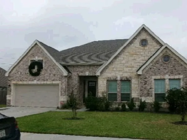 15223 Lakewood Ave, Mont Belvieu, TX 77523