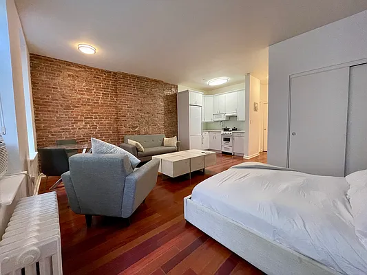Rented by Building Equity Real Estate LLC | media 5
