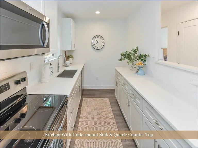 1530 Hawthorne Ln — Photo 13