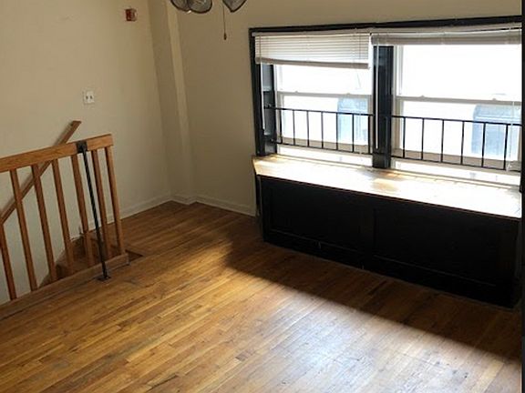 2nd image of 400 E Clayton St #11120728