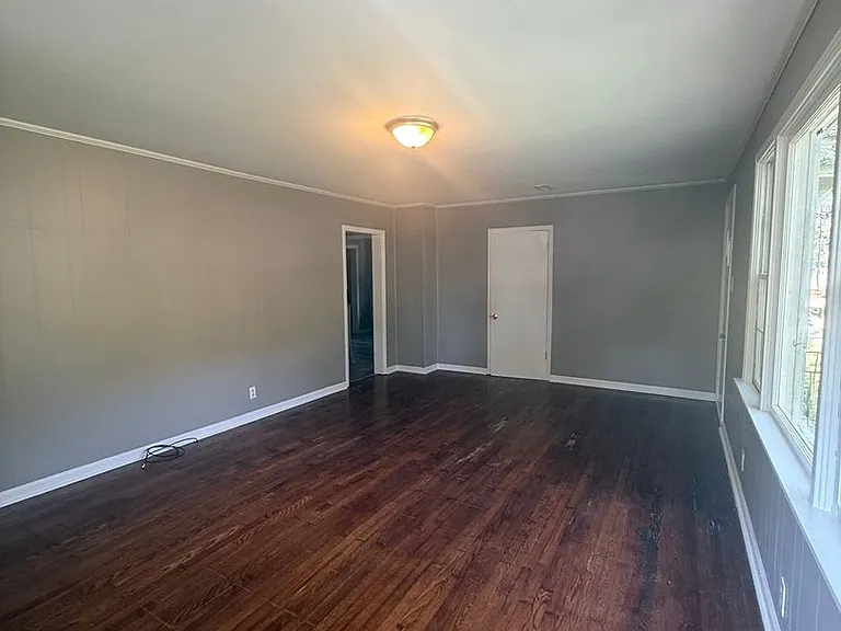 5123 School Ave — Photo 1