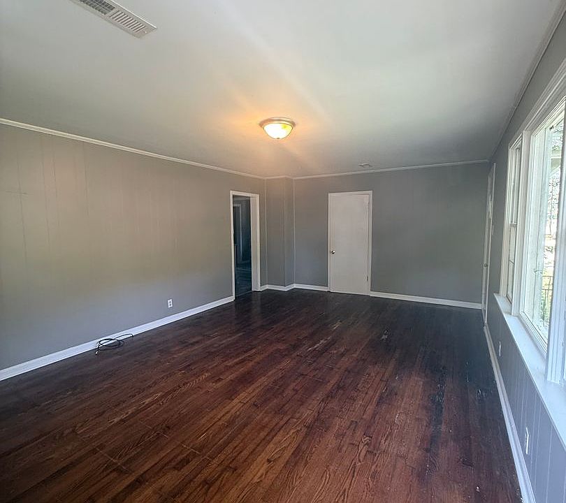 1st image of 5123 School Ave