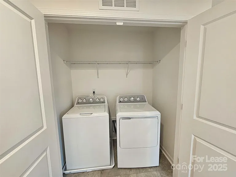 2744 Yeager Dr NW — Photo 19