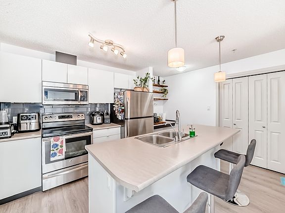 3rd image of 348 Windermere Rd NW #148